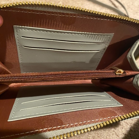 Light Gray Cell Phone Purse - Picture 4 of 8